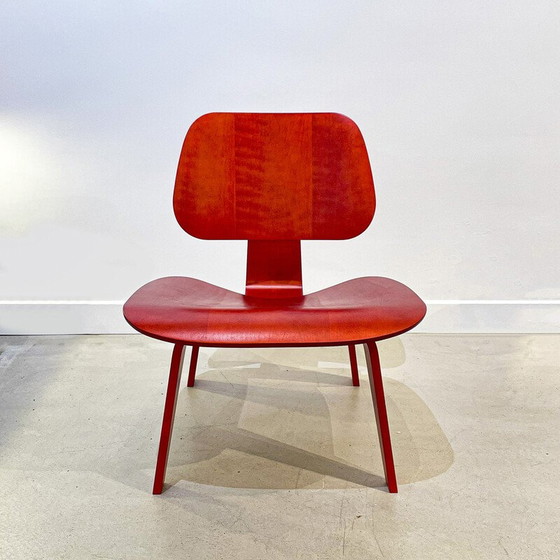 Image 1 of Vintage LCW chair in red stained ash by Charles and Ray Eames for Herman Miller, 2000