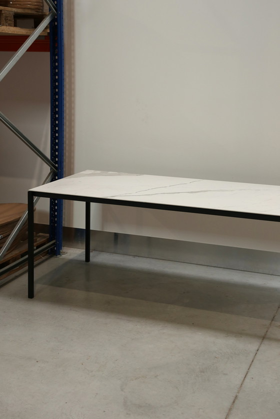 Image 1 of Table de salle à manger en céramique