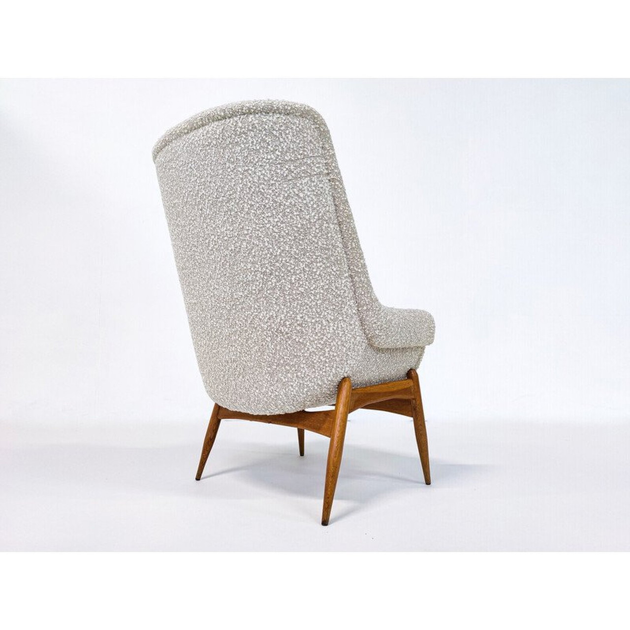 Pair of mid-century beige fabric armchairs by Julia Gaubek