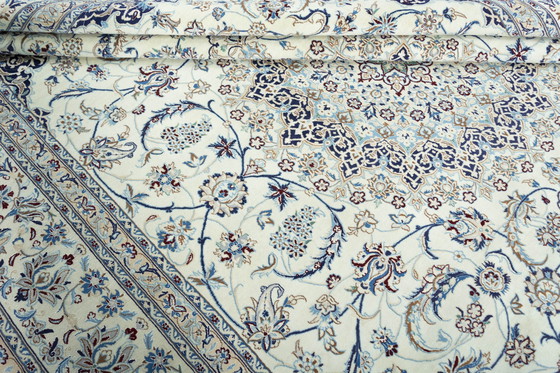 Image 1 of 408 X 300 Cm Hand-Knotted Nain Persian Rug With Silk