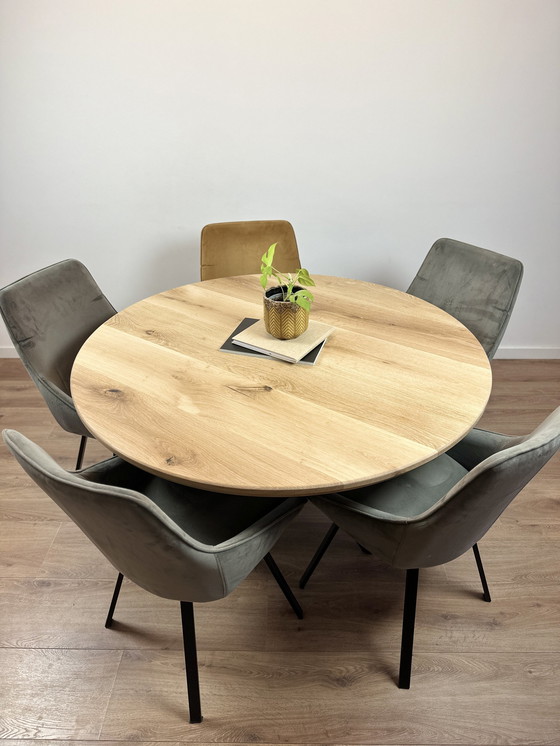 Image 1 of Round Oak Dining Table - 125 Cm - 4 Cm Thick - Faceted Edge