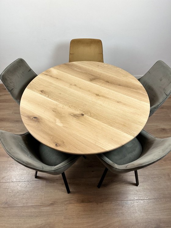 Image 1 of Round Oak Dining Table - 125 Cm - 4 Cm Thick - Faceted Edge