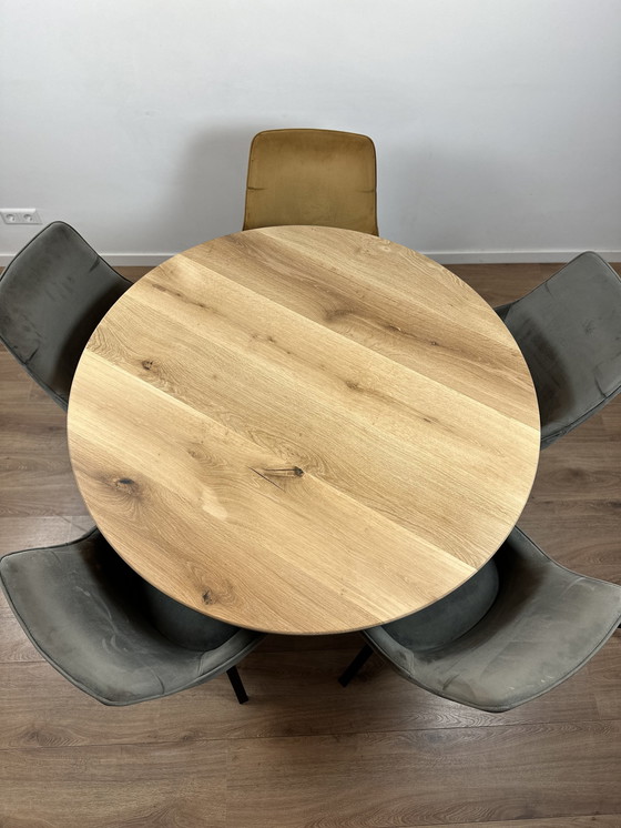 Image 1 of Round Oak Dining Table - 125 Cm - 4 Cm Thick - Faceted Edge