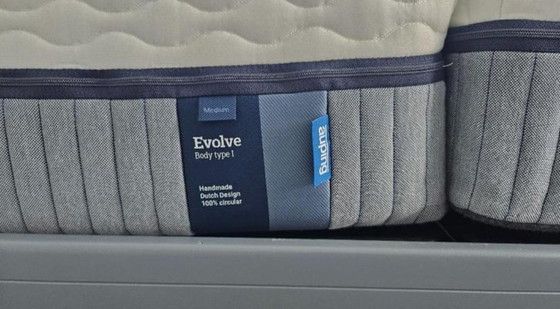 Image 1 of Auping Essential With Evolve Mattress