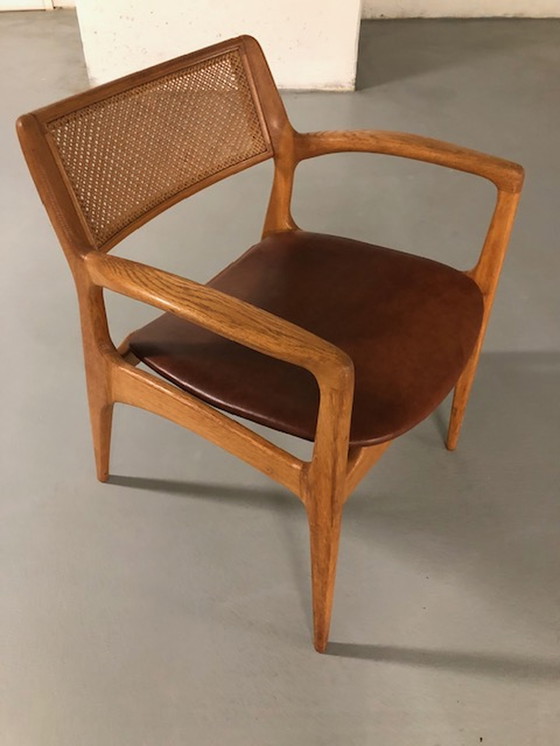 Image 1 of Edmund Homa GFM-120 Chair