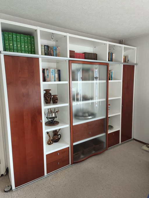 Wall unit