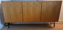 Buffet vintage avec pieds en boucle