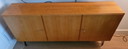 Buffet vintage avec pieds en boucle