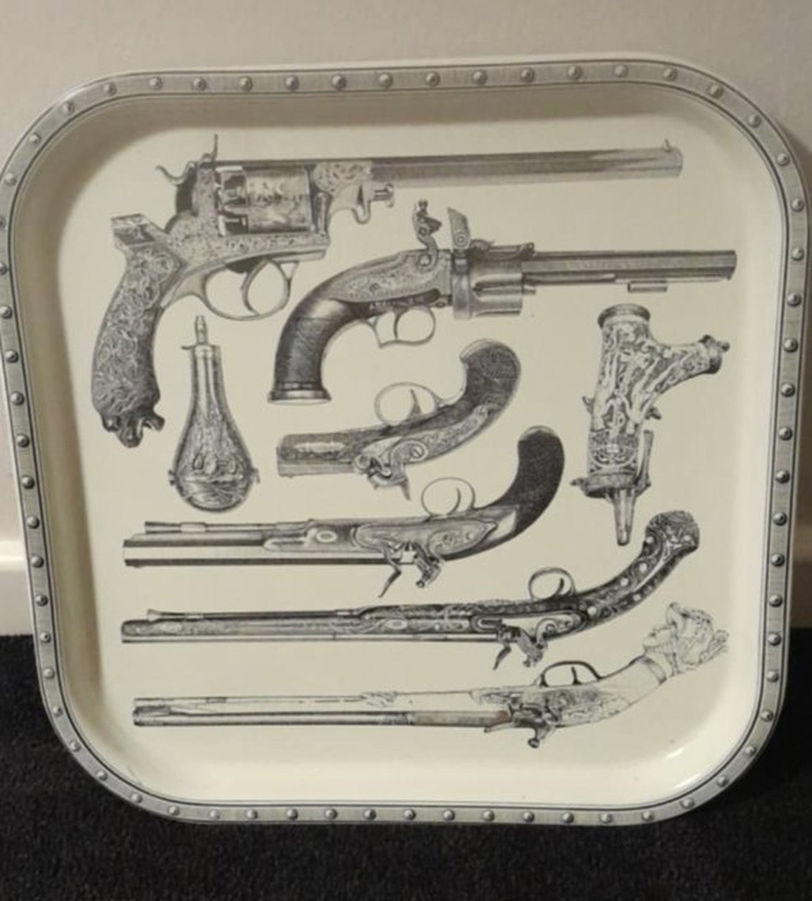 Bandeja para armas Fornasetti 1960 Italia