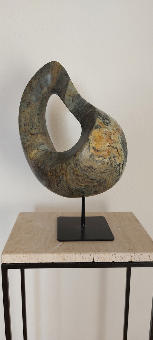 Marion de Goey - Serpentine sculpture