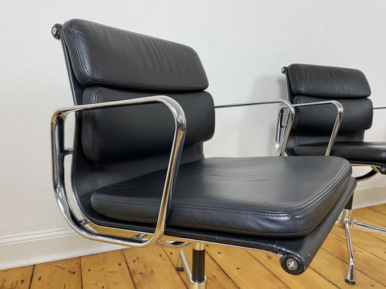 Image 1 of Set of 4 Eames Soft Pad Chairs EA 207 Vitra office chair