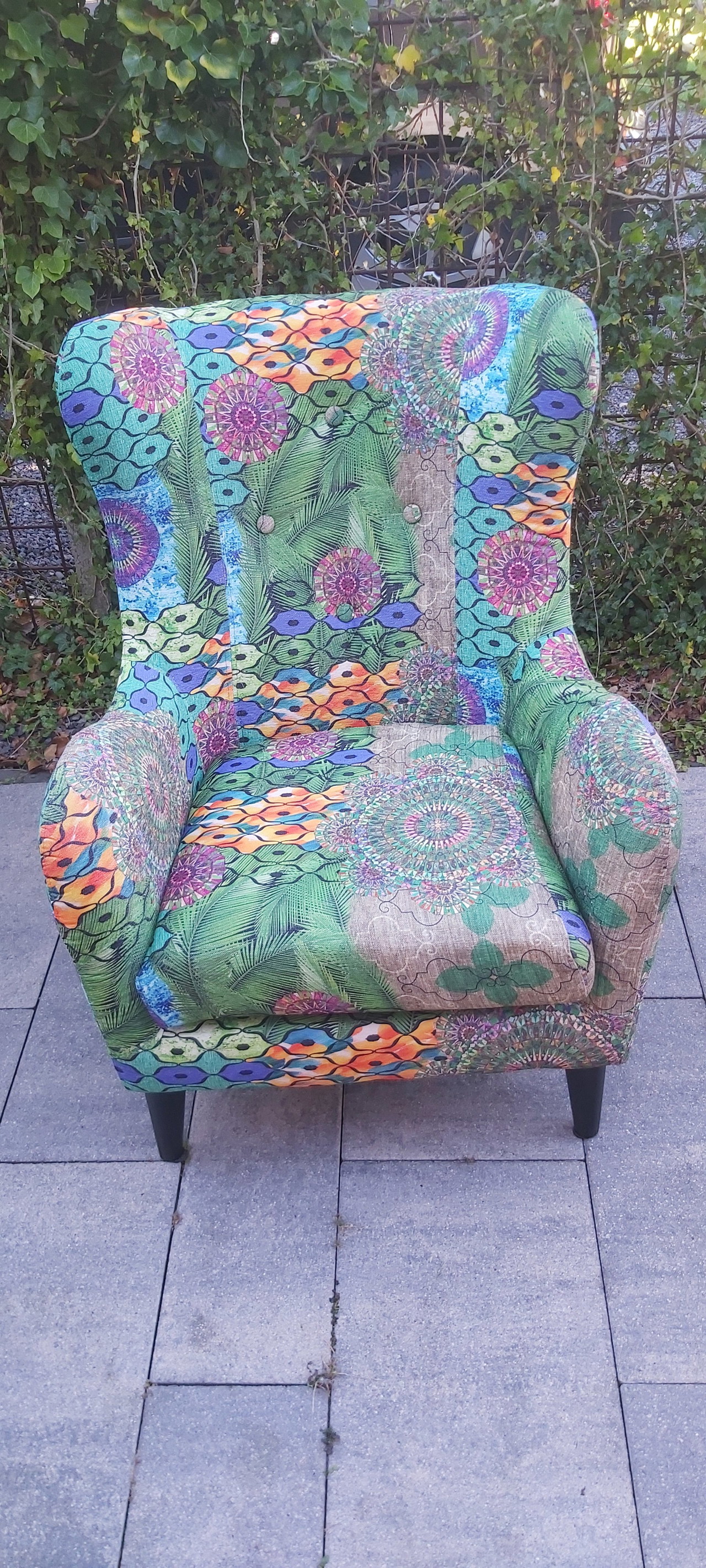 Sillón Moor con reposapiés de Dutch Seating Company.