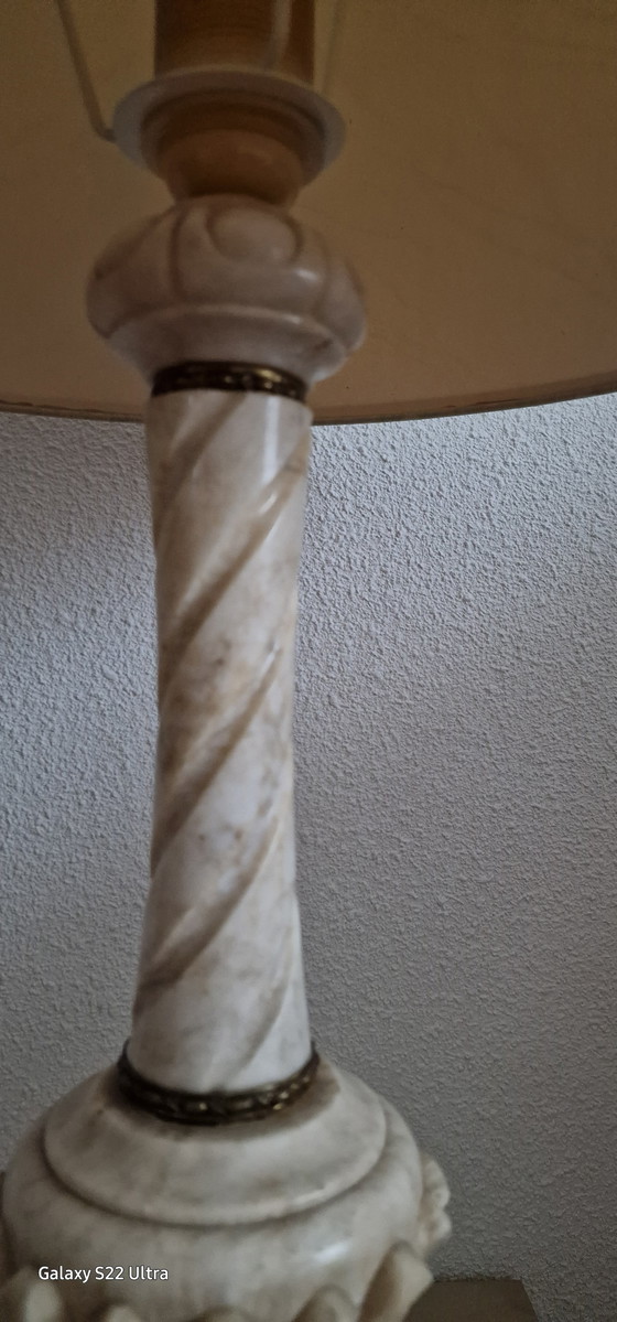 Image 1 of Lampe de table vintage en marbre