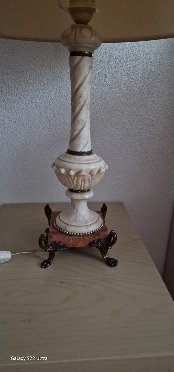 Image 1 of Lampe de table vintage en marbre