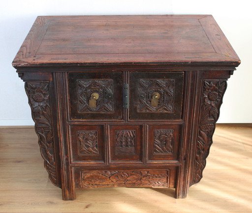 Chinese cabinet