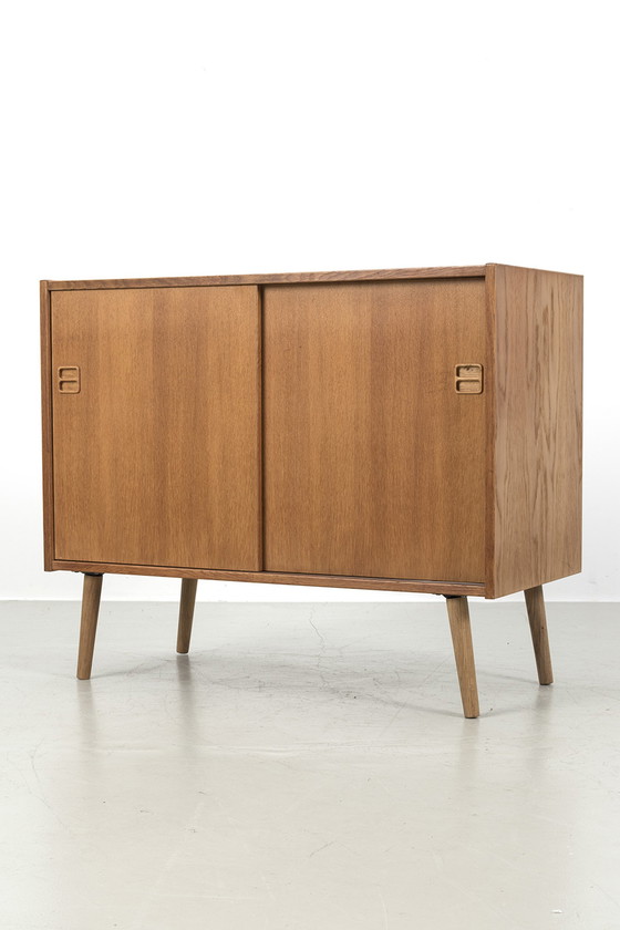 Image 1 of Armoire vintage à portes coulissantes