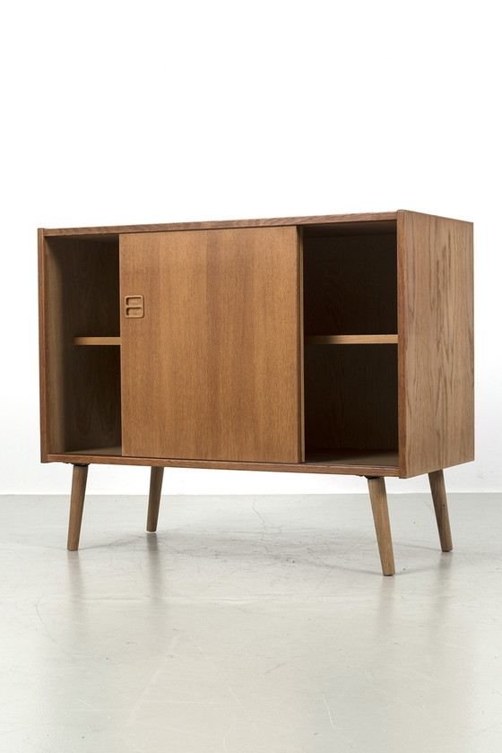 Image 1 of Armoire vintage à portes coulissantes