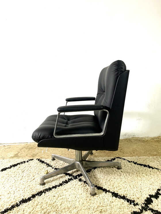 Image 1 of Fauteuil de bureau en simili-cuir design italien Vaghi