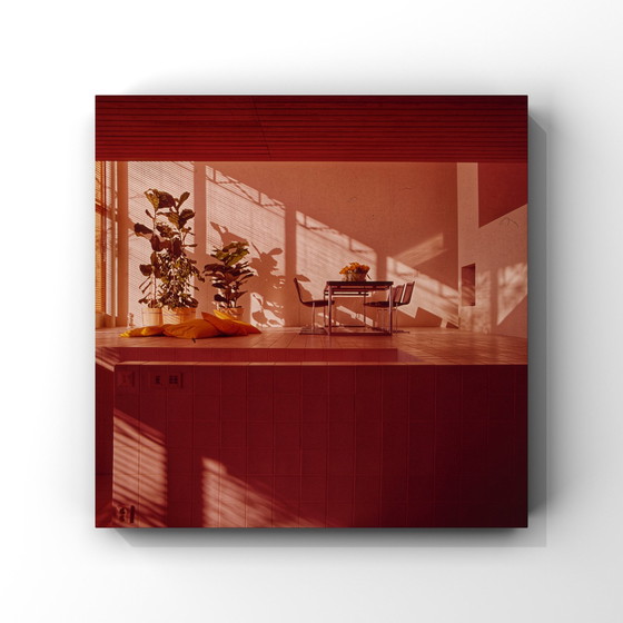 Image 1 of Photographie analogique couleur 1976 | design scandinave | grand format | photographe Lars Hallen