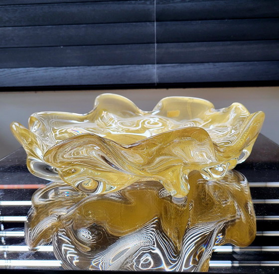 Image 1 of Murano XL center piece, "Goldoni" organic design clear murano glass with 24 carat gold leaf, Italy