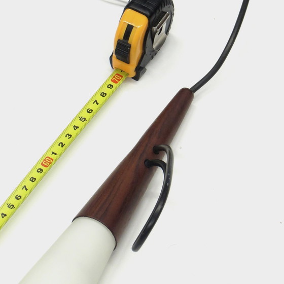 Image 1 of Lampada a sospensione di grande design vintage realizzata in vetro opalino e legno di teak