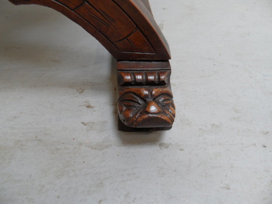 Image 1 of Fauteuil ancien à jambes croisées