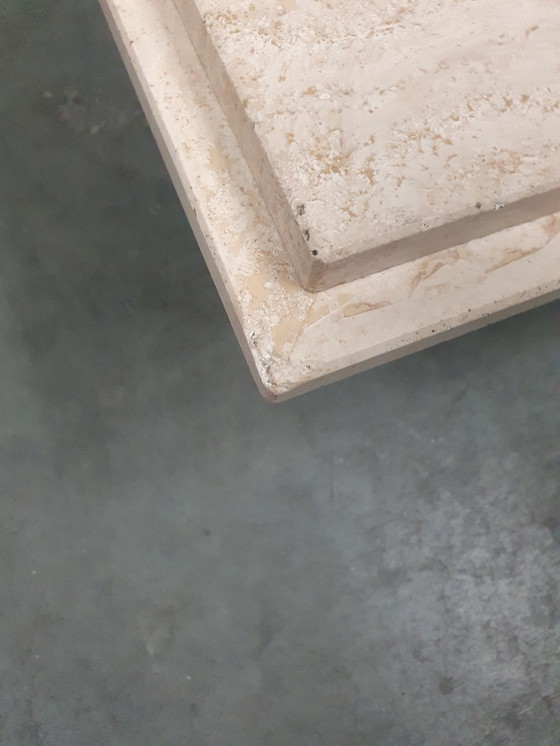 Image 1 of Set di 3 tavolini da caffè vintage in marmo travertino e ottone anni '70