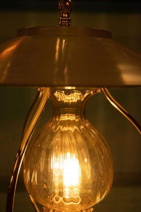 Image 1 of Lampe suspendue vintage des années 1950 en verre et laiton, lanterne de salle