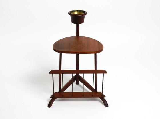 Image 1 of Rare petite table d'appoint danoise en teck Mid Century Modern avec compartiment à magazines et cendrier