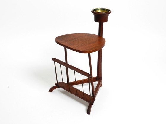 Image 1 of Rare petite table d'appoint danoise en teck Mid Century Modern avec compartiment à magazines et cendrier