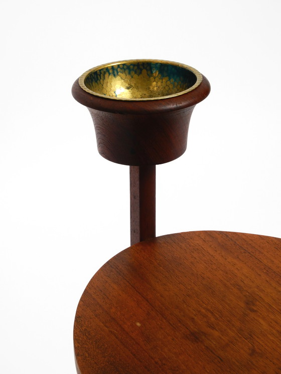 Image 1 of Rare petite table d'appoint danoise en teck Mid Century Modern avec compartiment à magazines et cendrier