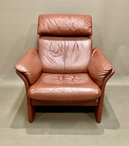 Erpo" tall leather armchair