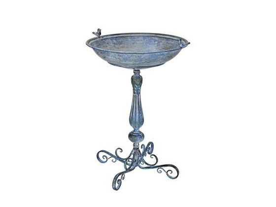 Image 1 of Large Bird Bath / Bird Feeder In Classic Style