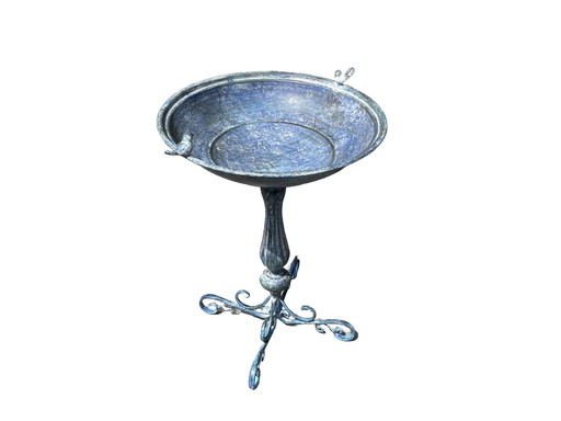 Large Bird Bath / Bird Feeder In Classic Style