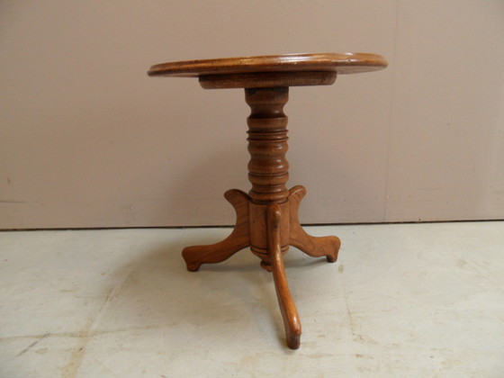 Image 1 of Vintage oak side table