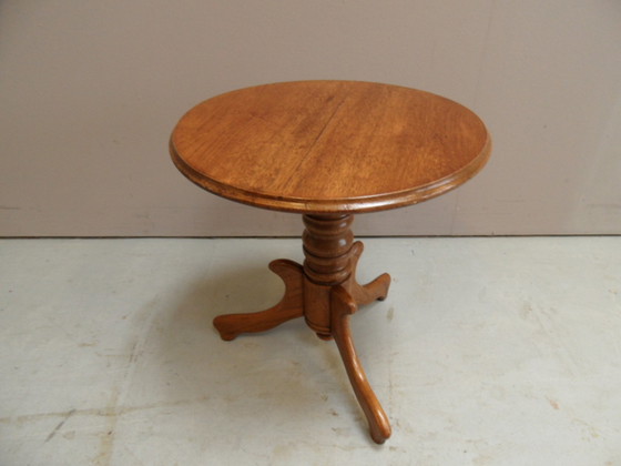Image 1 of Vintage oak side table