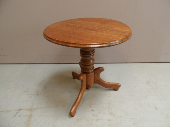 Image 1 of Vintage oak side table