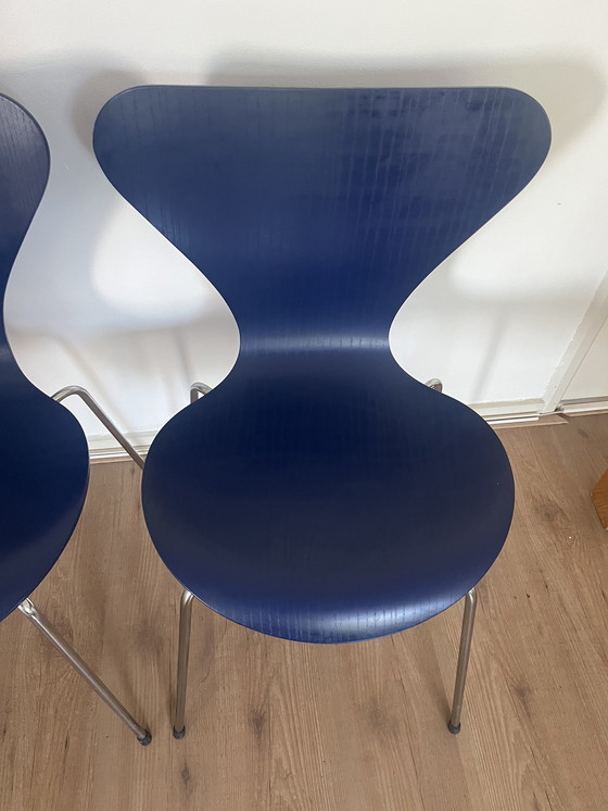 Image 1 of 4x Fritz Hansen Butterfly Chair blue