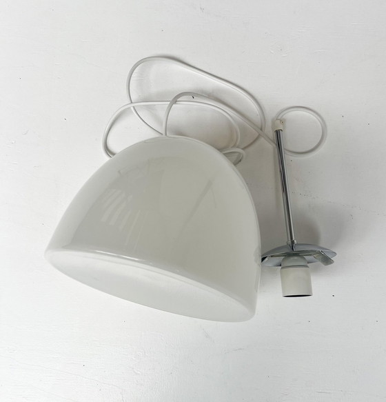 Image 1 of Lampada da soffitto Delta in vetro opalino di Louis Poulsen, anni &#39;60