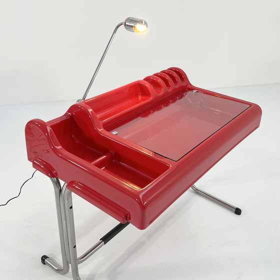 Image 1 of Red Orix Desk By Vittorio Parigi & Nani Prina For Molteni, 1970S