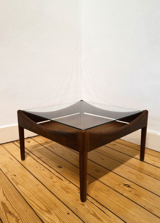 Modus Model Table, Kristian Vedel