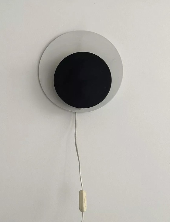 Image 1 of Lampada da parete vintage "Cirkle" in metallo laccato bianco e nero, Danimarca 1970