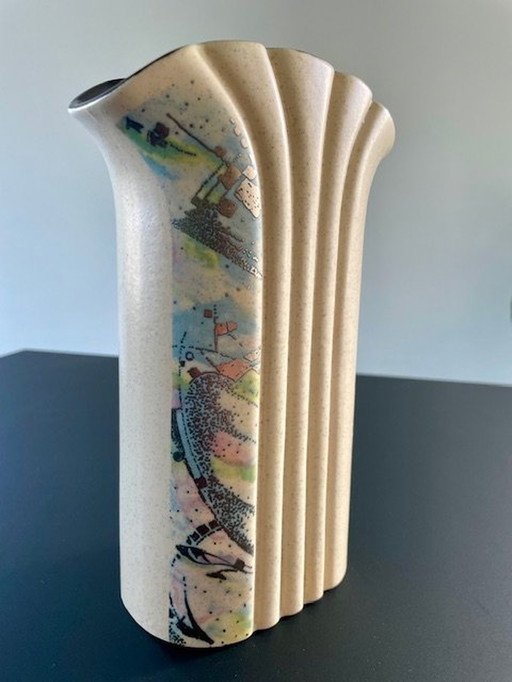 Vintage Vase Fan Shape With Fragrant Multicolored Design Band