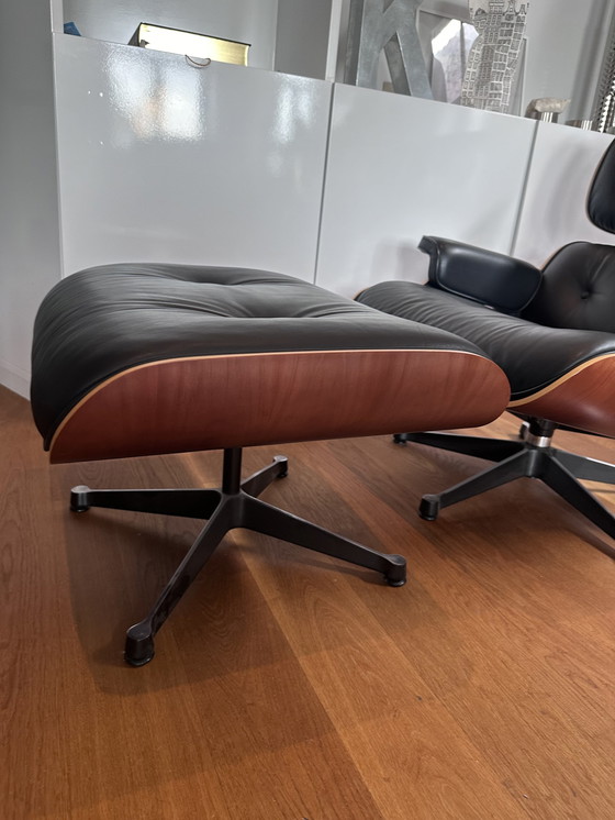 Image 1 of Chaise longue Eames