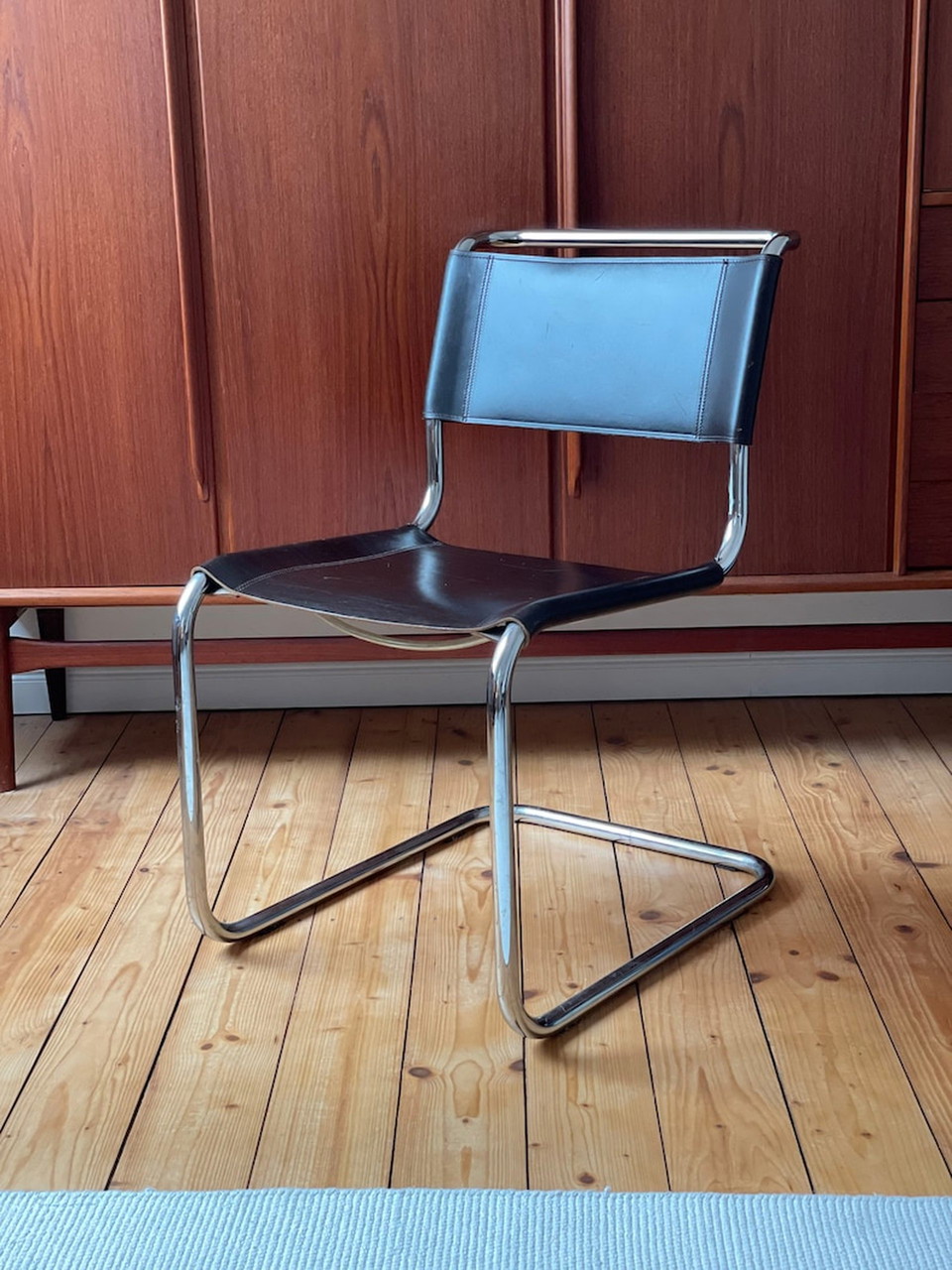 Sedia S33 Sedia A Sbalzo Stam Chair S33 Black Leather And Chrome