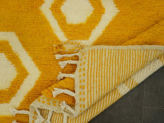 Image 1 of Berber Rug - 254 Cm X 160  Cm - Yellow And White Wool