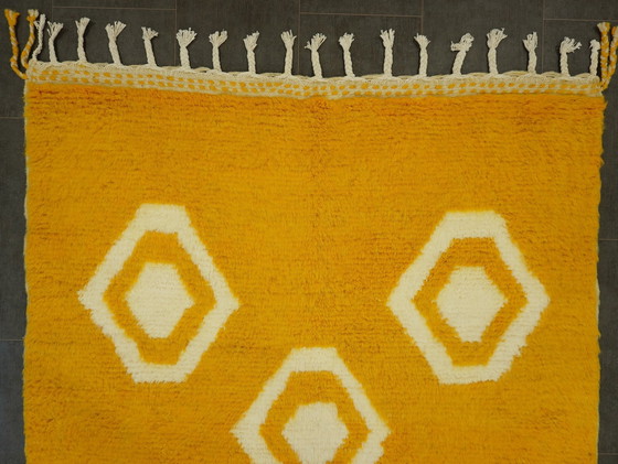 Image 1 of Berber Rug - 254 Cm X 160  Cm - Yellow And White Wool