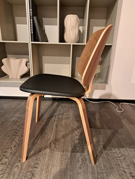 Aarhus Dining Chair Walnut Veneer, Black Salto Leather 0960