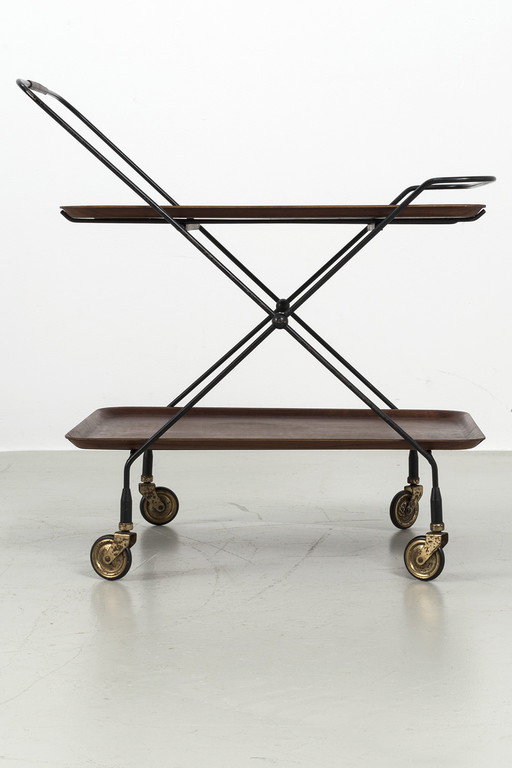 Paul nail Jie Gantofta serving trolley