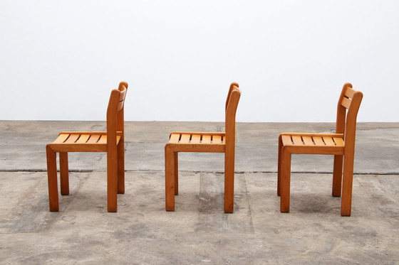 Image 1 of Lotto di sedie impilabili francesi d'epoca in legno di faggio, 1960